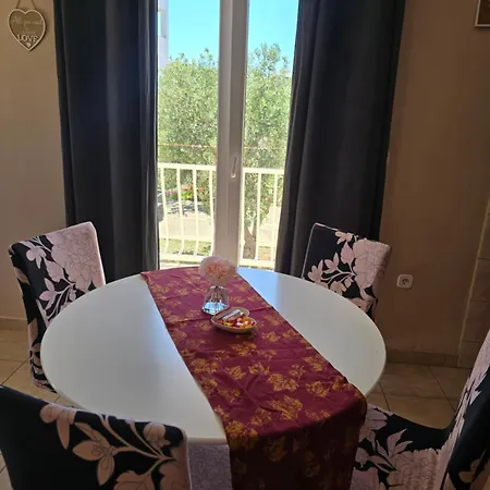 M&m * Biograd Na Moru